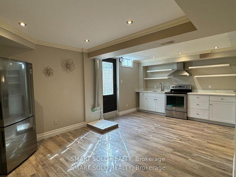 Photo 6 of Unit Lower, 13 Manorpark Court, Markham, Raymerville — HOMEH