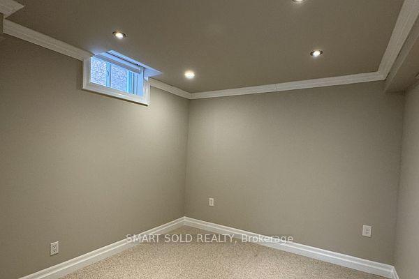 Photo 11 of Unit Lower, 13 Manorpark Court, Markham, Raymerville — HOMEH