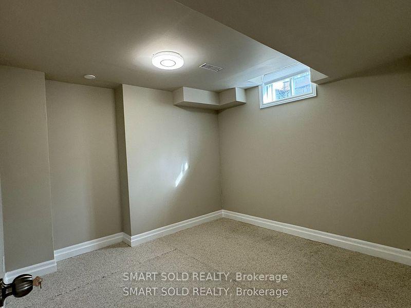 Photo 12 of Unit Lower, 13 Manorpark Court, Markham, Raymerville — HOMEH
