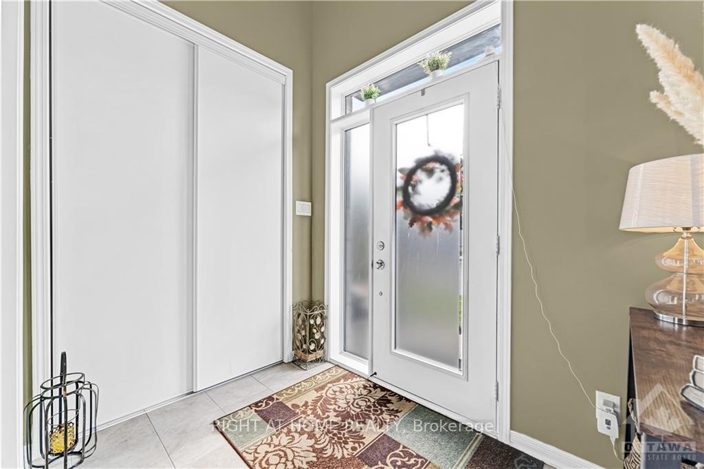 Photo 1 of 559 Radiant, Ottawa, Kanata - Emerald Meadows/Trailwest — HOMEH
