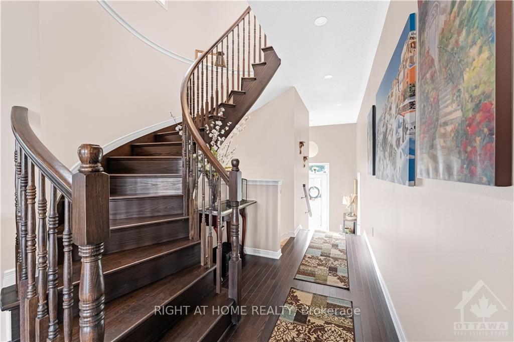 Photo 2 of 559 Radiant, Ottawa, Kanata - Emerald Meadows/Trailwest — HOMEH