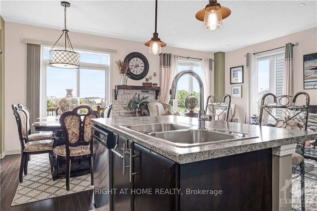 Photo 6 of 559 Radiant, Ottawa, Kanata - Emerald Meadows/Trailwest — HOMEH