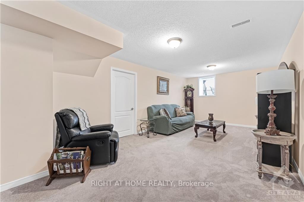 Photo 15 of 559 Radiant, Ottawa, Kanata - Emerald Meadows/Trailwest — HOMEH