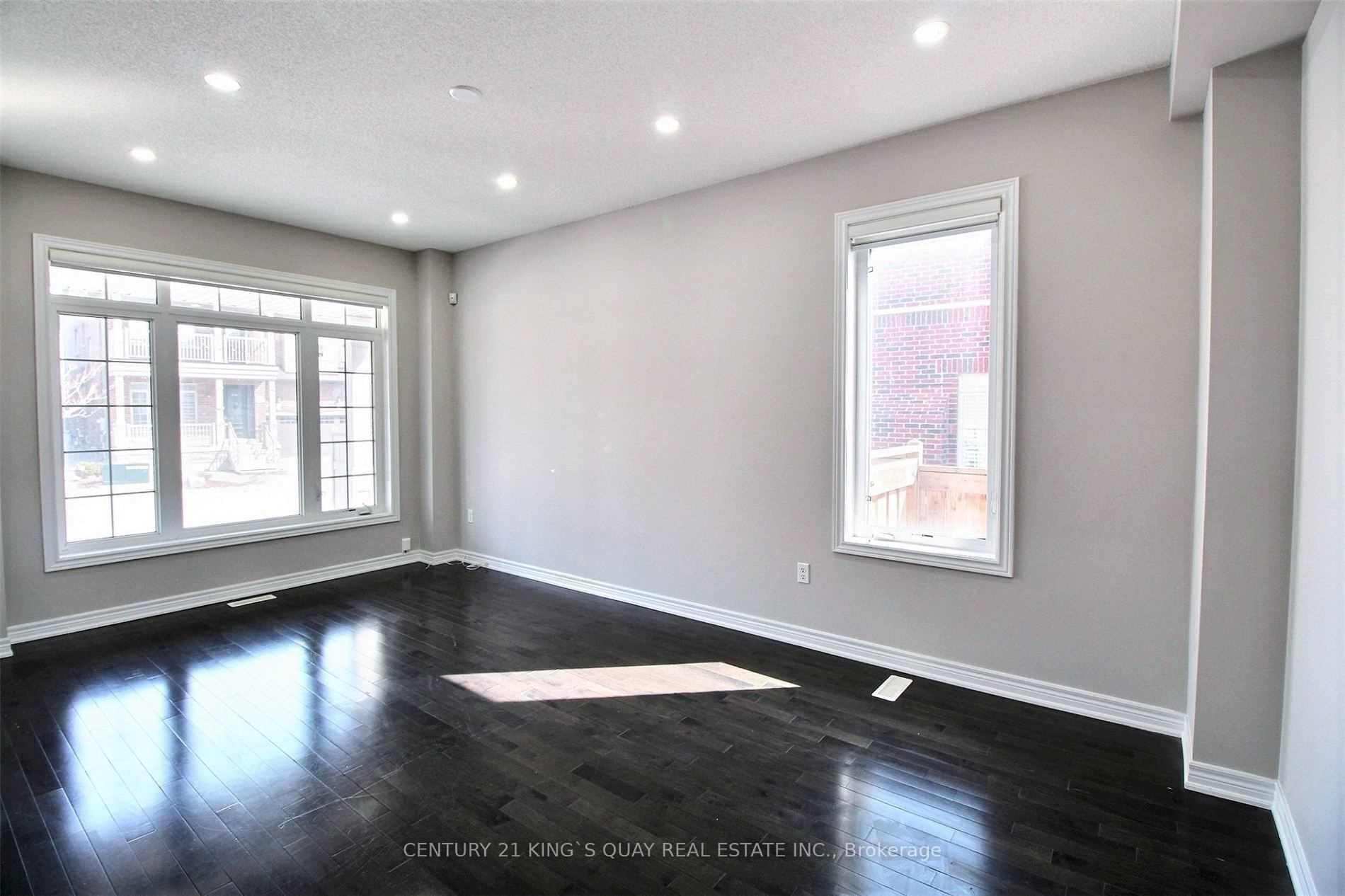 Photo 3 of 72 Bracknell Avenue, Markham, Berczy — HOMEH