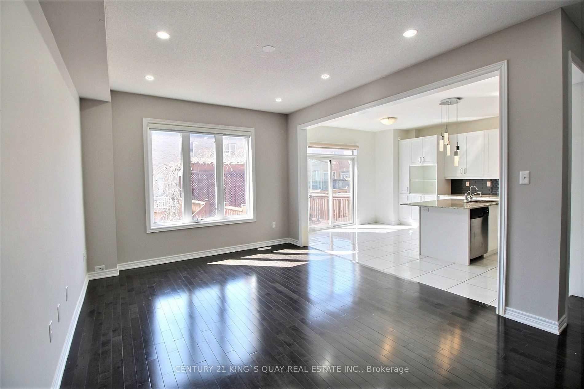 Photo 4 of 72 Bracknell Avenue, Markham, Berczy — HOMEH