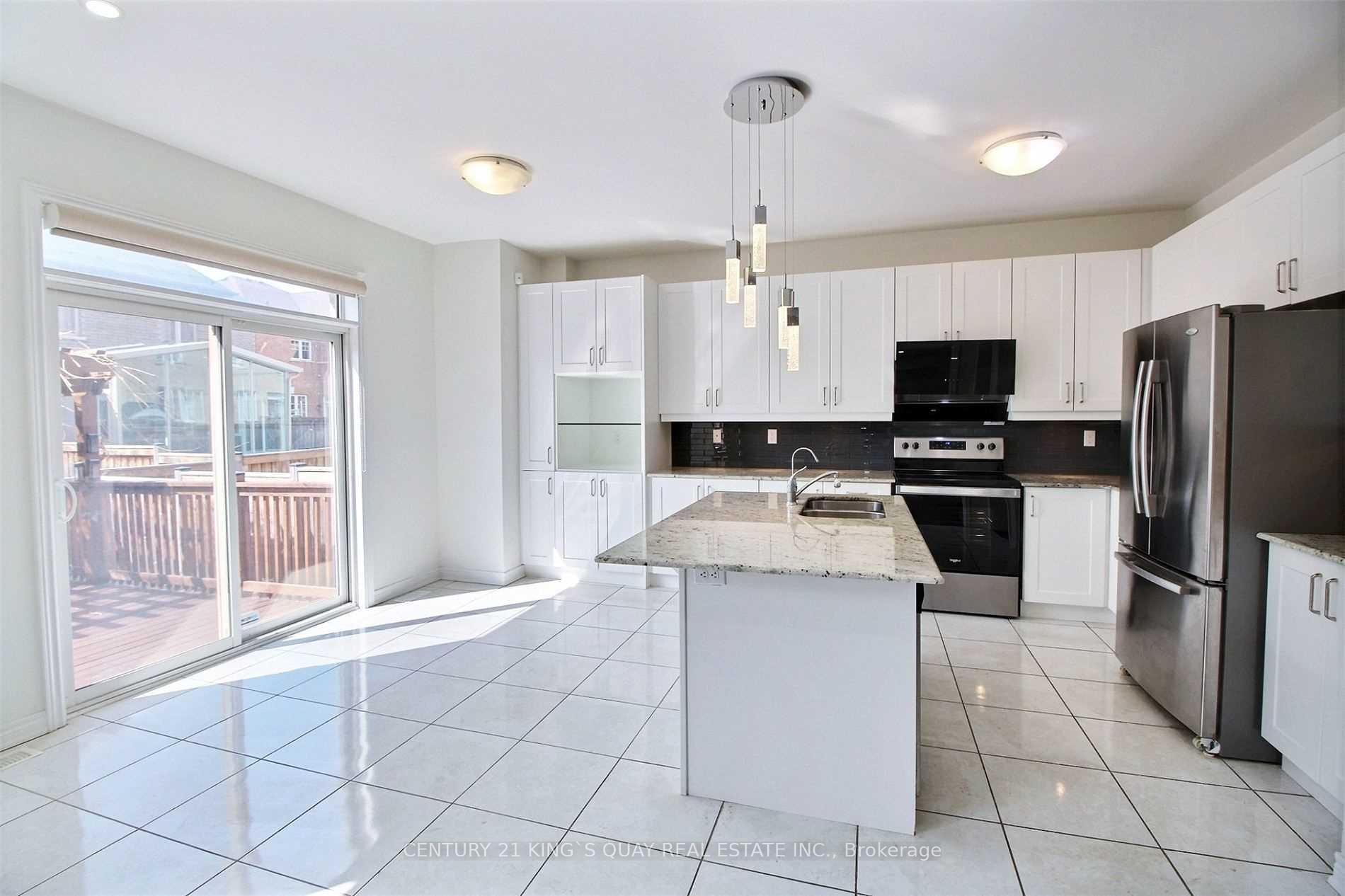Photo 5 of 72 Bracknell Avenue, Markham, Berczy — HOMEH