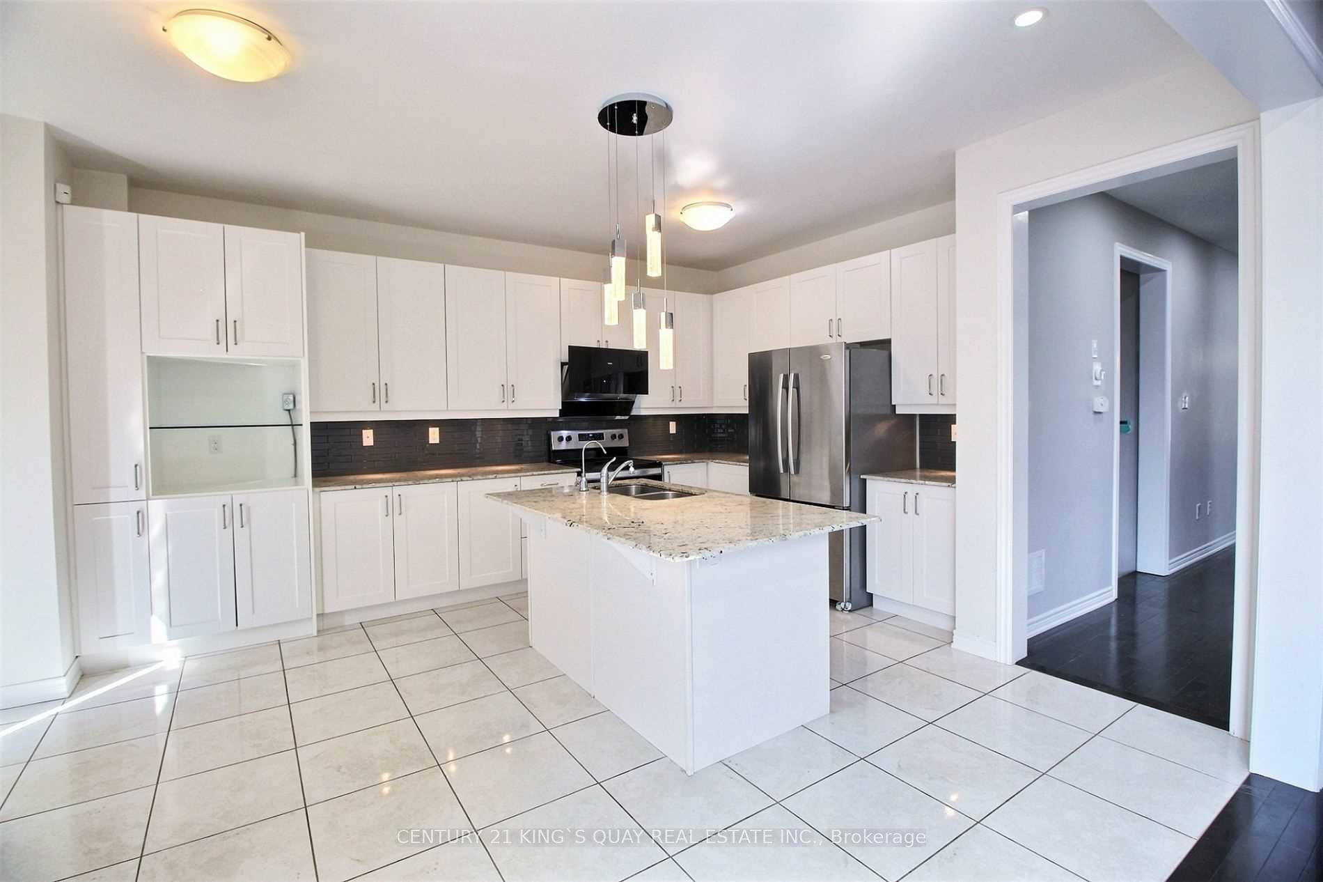 Photo 6 of 72 Bracknell Avenue, Markham, Berczy — HOMEH