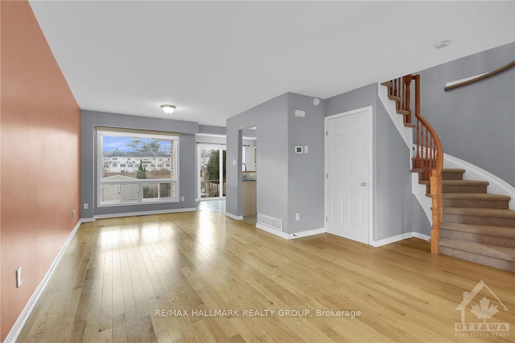 Photo 4 of 5 Newcastle Avenue, Ottawa, Kanata - Morgan's Grant/South March — HOMEH