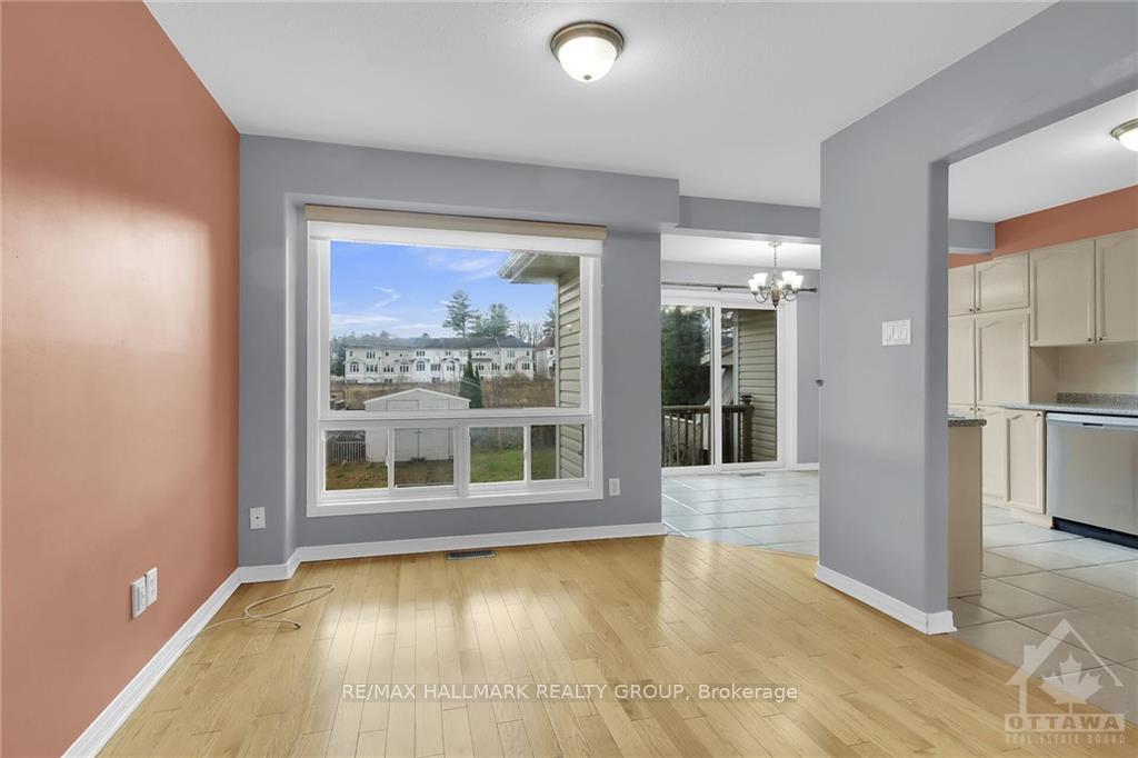 Photo 7 of 5 Newcastle Avenue, Ottawa, Kanata - Morgan's Grant/South March — HOMEH