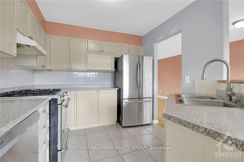Photo 10 of 5 Newcastle Avenue, Ottawa, Kanata - Morgan's Grant/South March — HOMEH