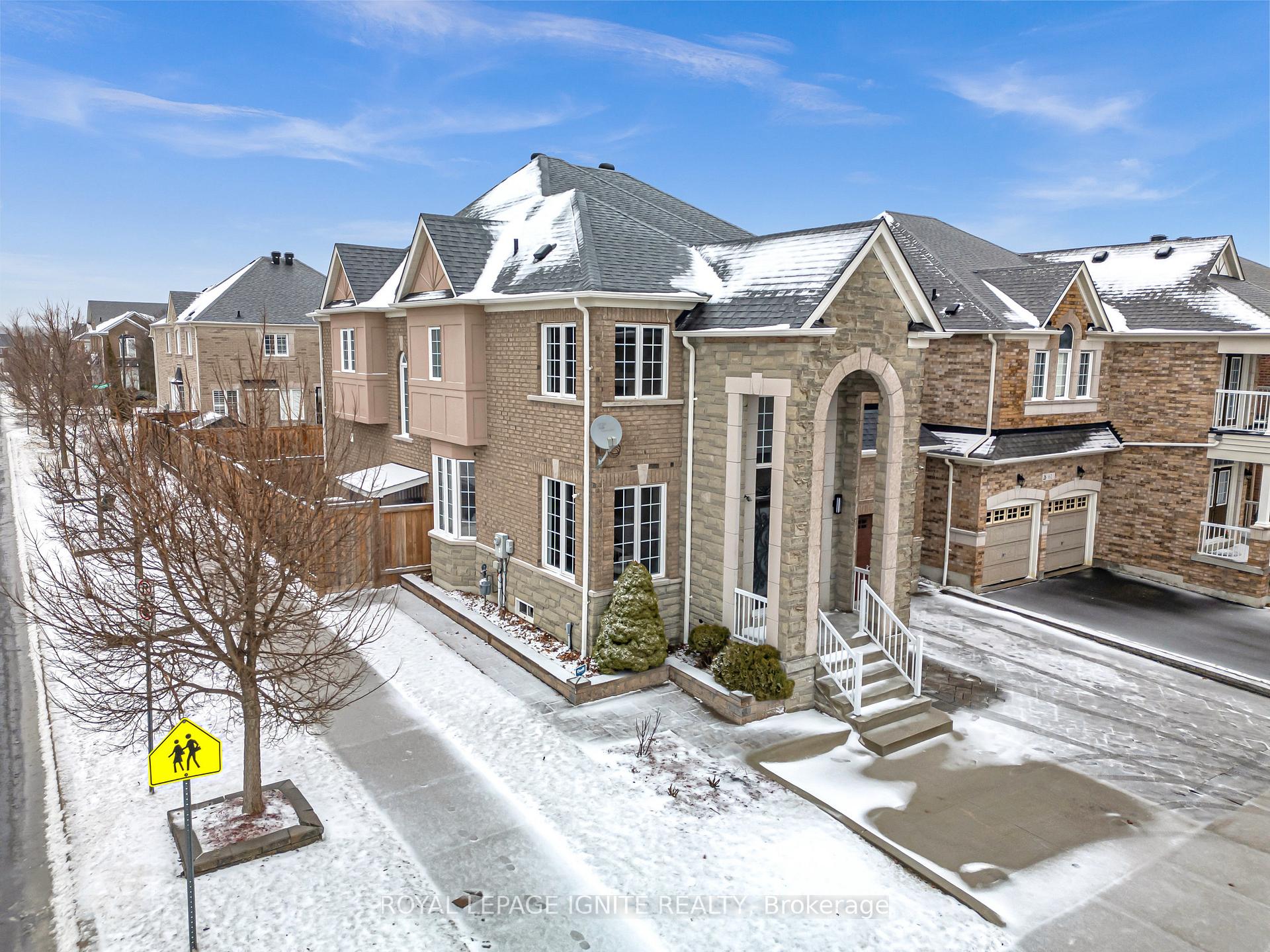 Photo 47 of 63 Gordon Weeden Road, Markham, Greensborough — HOMEH