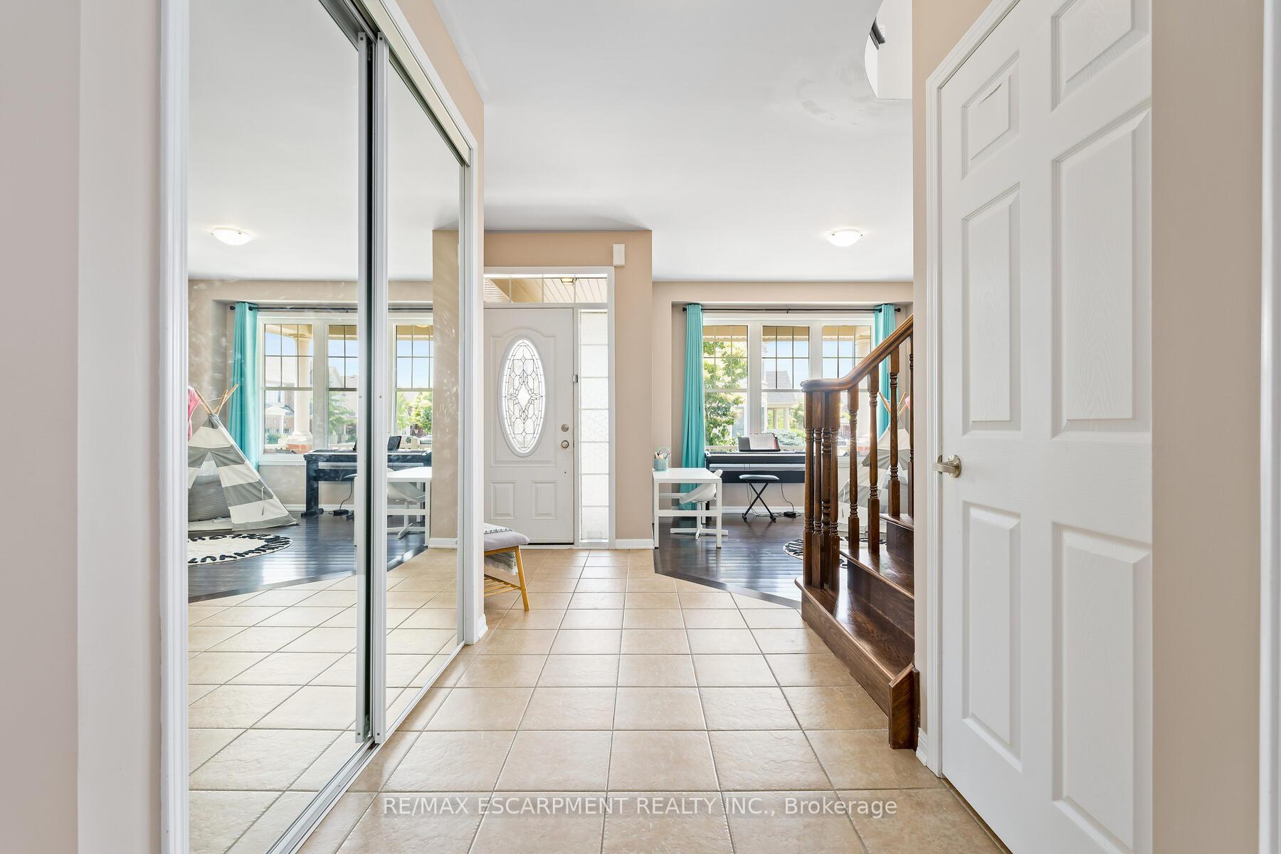 Photo 2 of 343 Wettlaufer Terrace, Milton, Scott — HOMEH