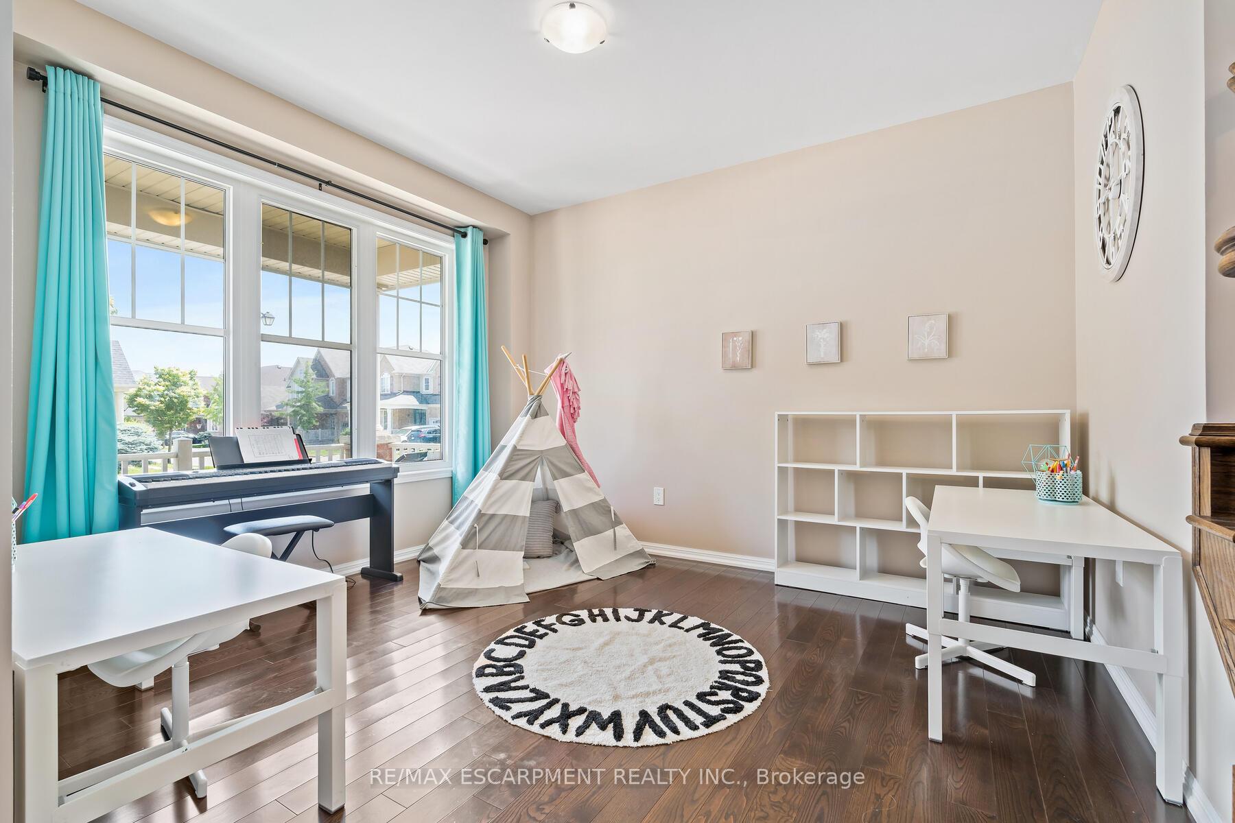 Photo 4 of 343 Wettlaufer Terrace, Milton, Scott — HOMEH