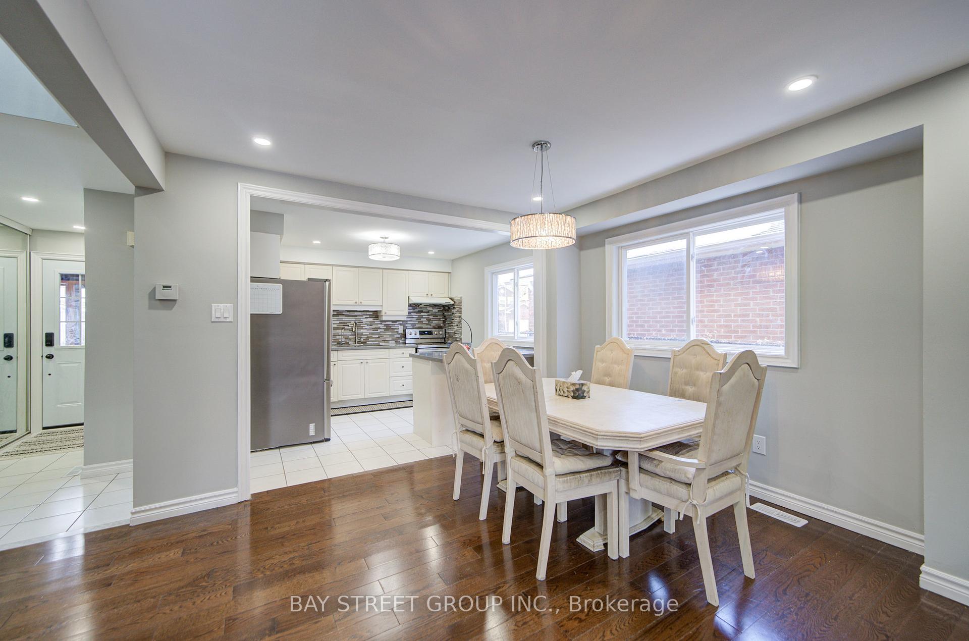 Photo 10 of 49 Trothen Circle, Markham, Markham Village — HOMEH