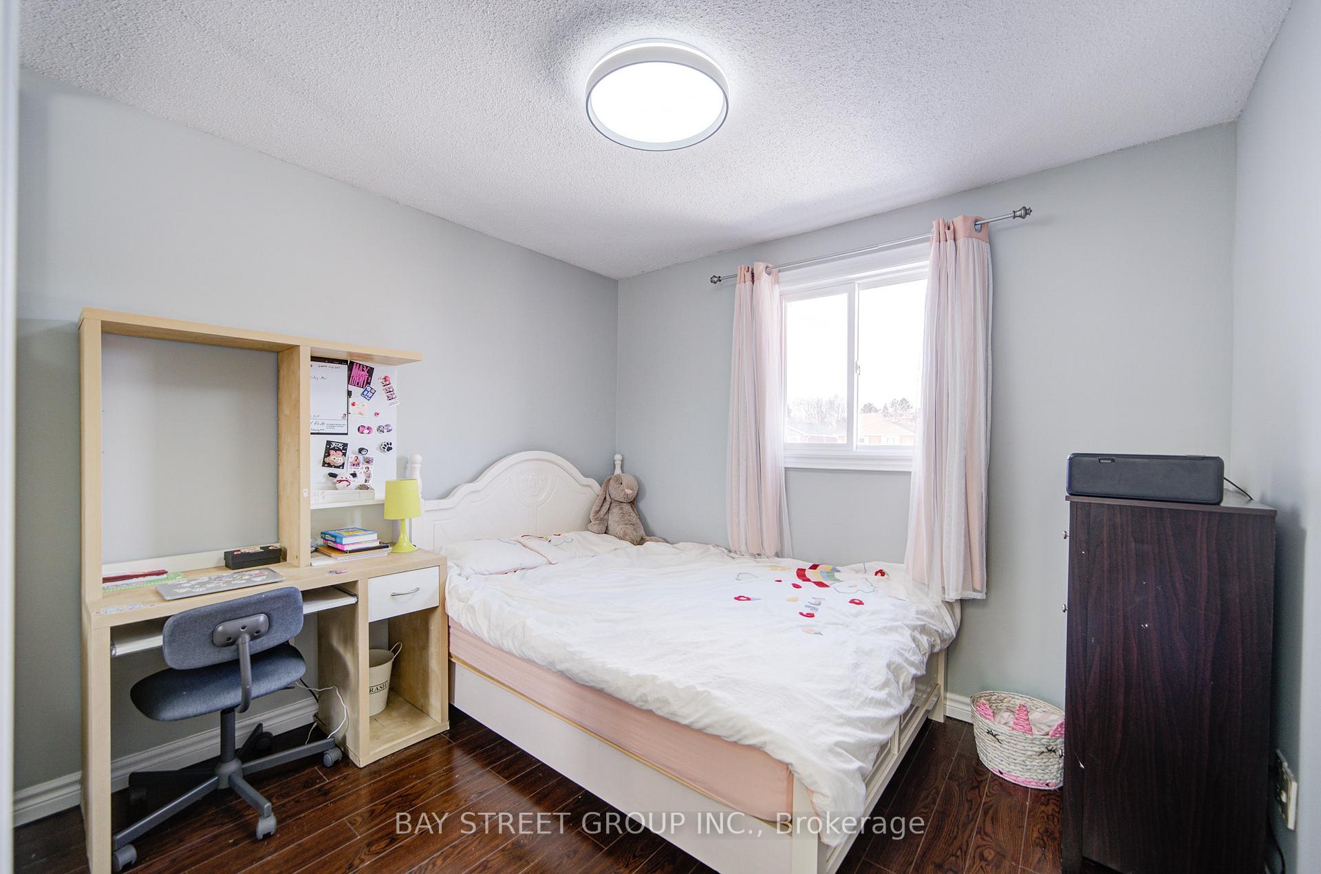 Photo 19 of 49 Trothen Circle, Markham, Markham Village — HOMEH