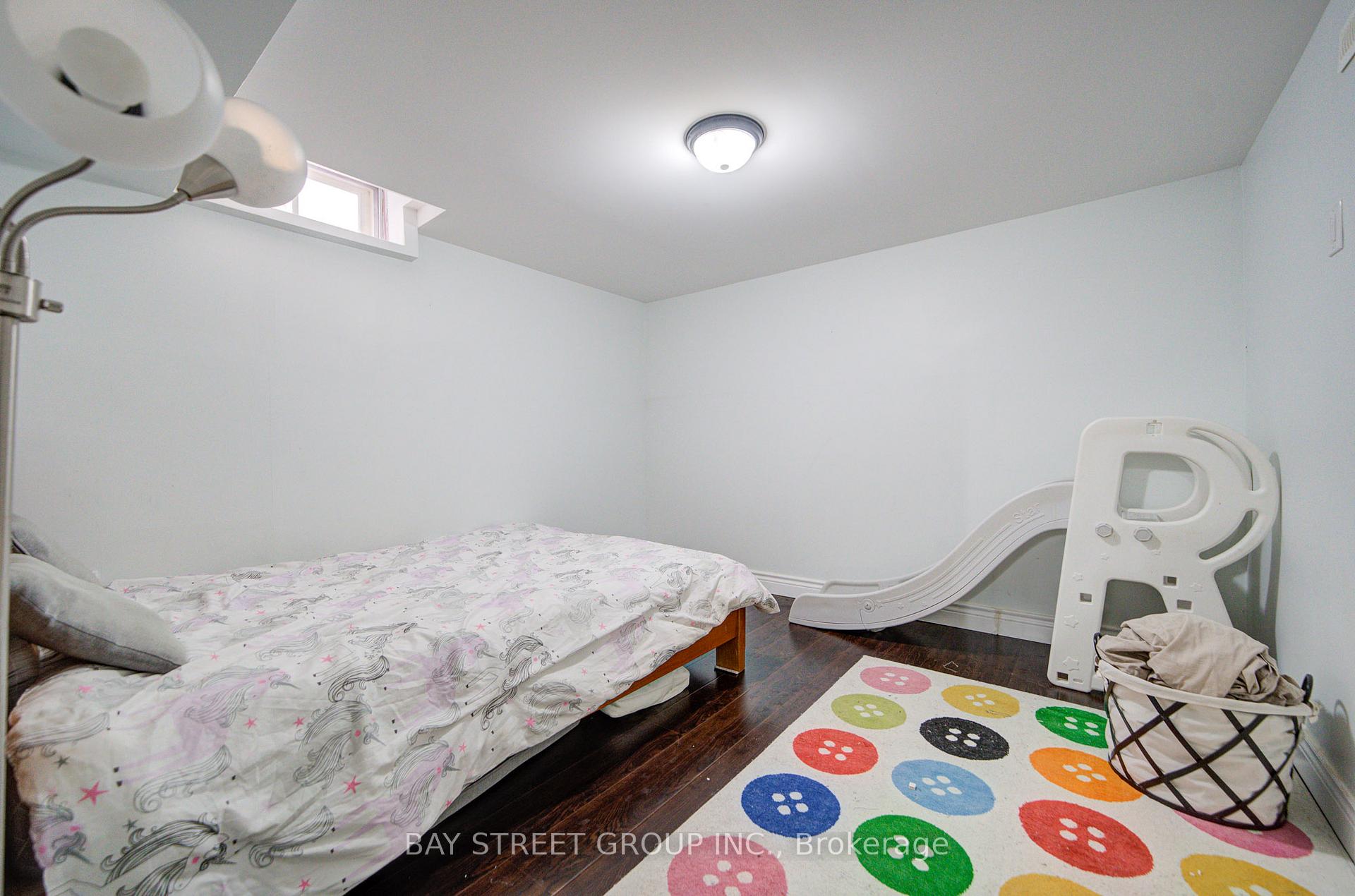 Photo 22 of 49 Trothen Circle, Markham, Markham Village — HOMEH