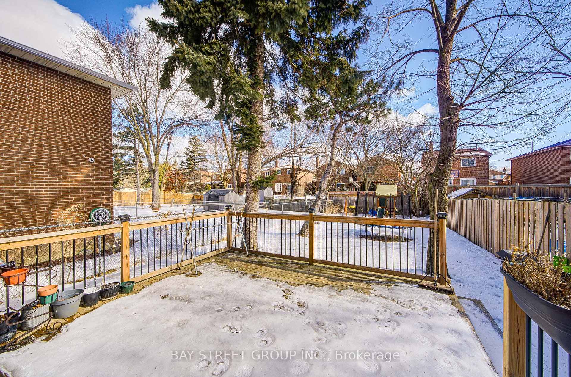 Photo 24 of 49 Trothen Circle, Markham, Markham Village — HOMEH