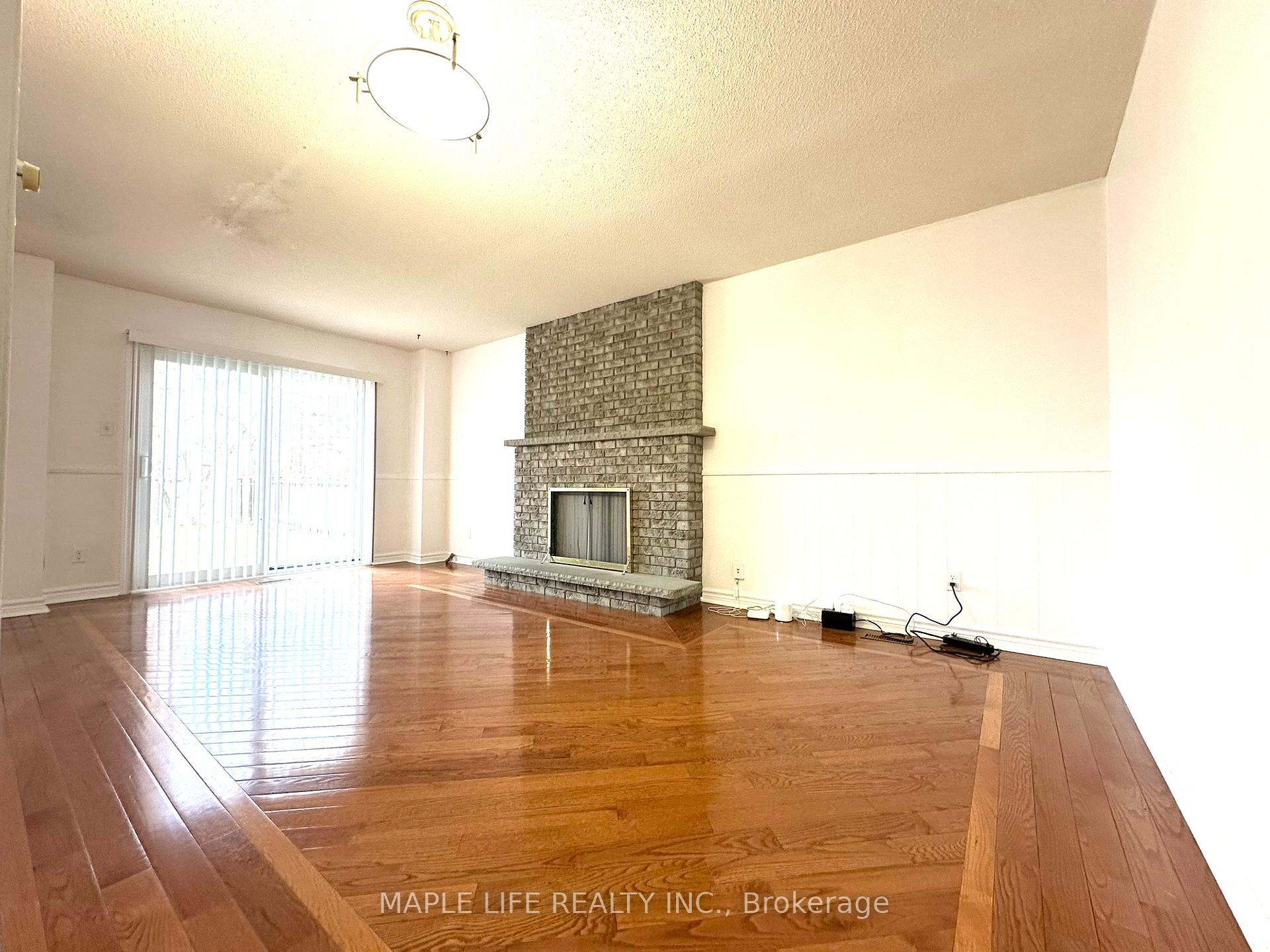 Photo 6 of 7 Vanhorn Court, Markham, Aileen-Willowbrook — HOMEH