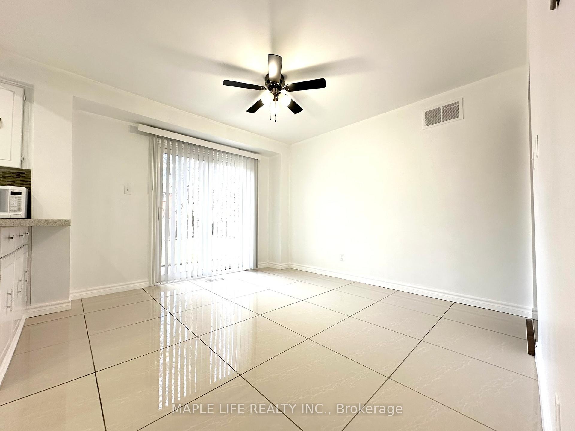 Photo 10 of 7 Vanhorn Court, Markham, Aileen-Willowbrook — HOMEH