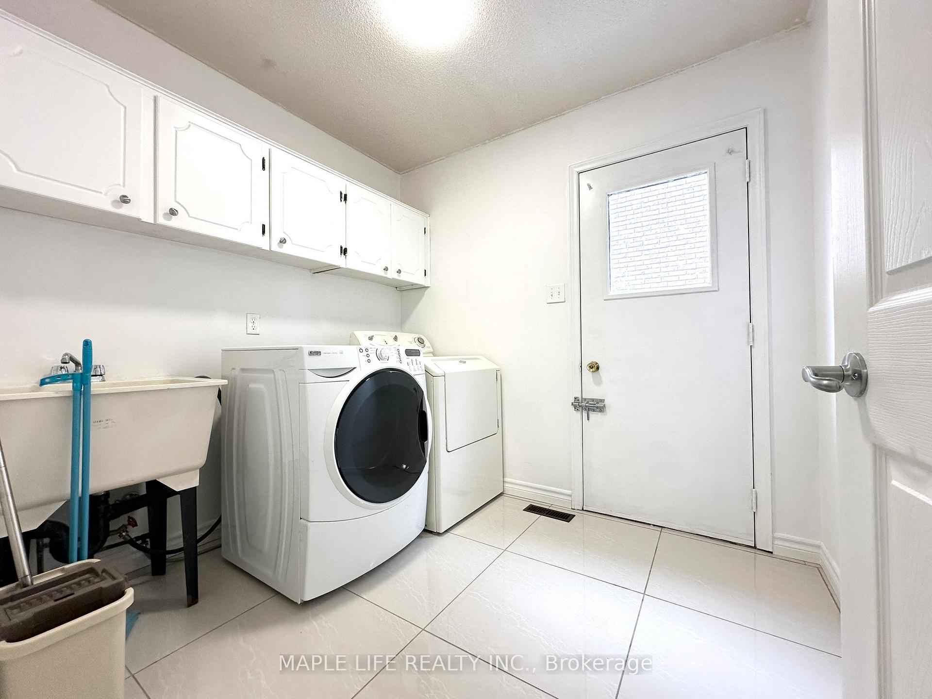 Photo 12 of 7 Vanhorn Court, Markham, Aileen-Willowbrook — HOMEH