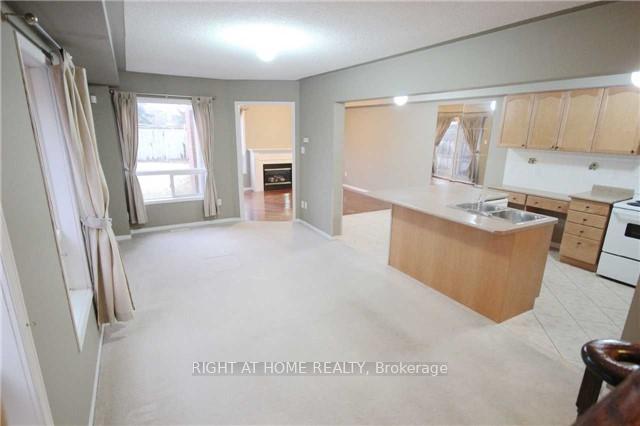 Photo 3 of 82 Isabella Street, Markham, Village Green-South Unionville — HOMEH