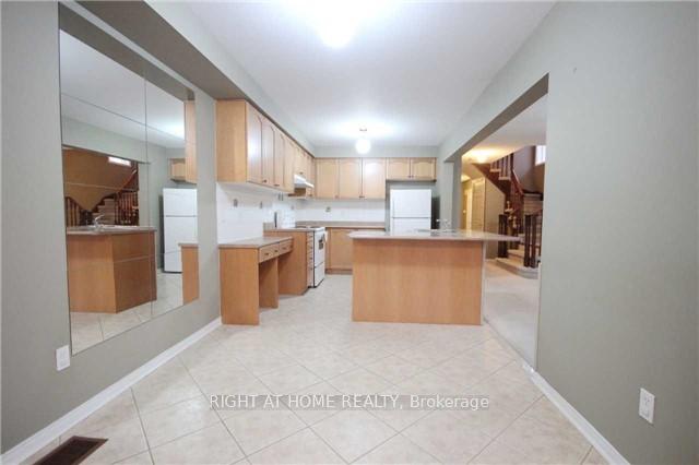 Photo 5 of 82 Isabella Street, Markham, Village Green-South Unionville — HOMEH