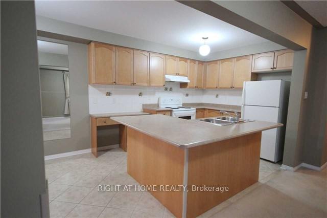 Photo 6 of 82 Isabella Street, Markham, Village Green-South Unionville — HOMEH