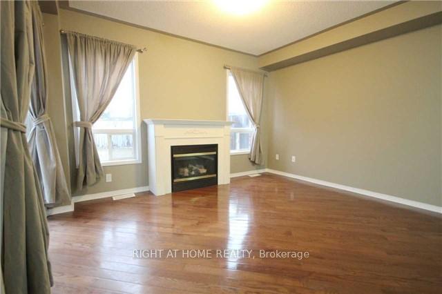 Photo 7 of 82 Isabella Street, Markham, Village Green-South Unionville — HOMEH