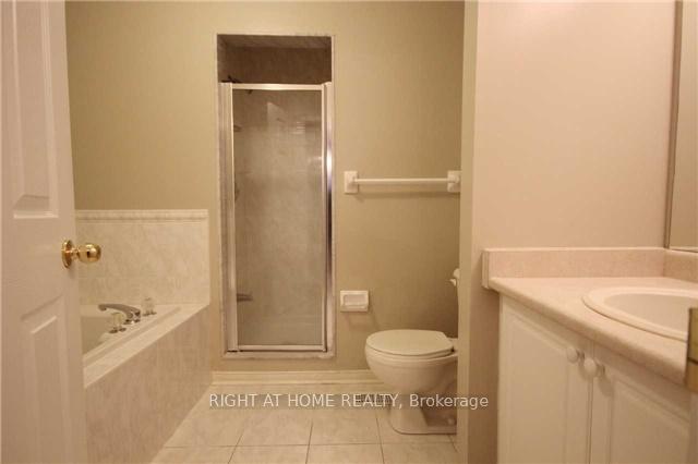 Photo 9 of 82 Isabella Street, Markham, Village Green-South Unionville — HOMEH