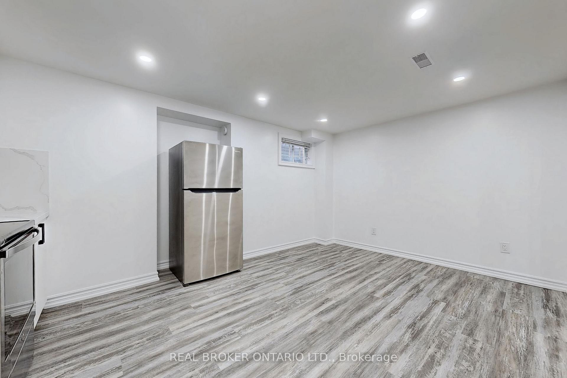 Photo 7 of 81 Delmark Boulevard, Markham, Sherwood-Amberglen — HOMEH
