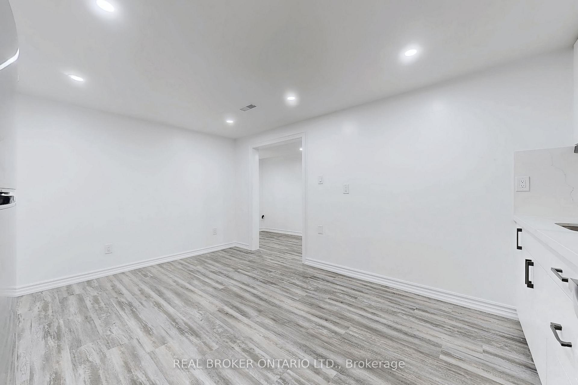 Photo 8 of 81 Delmark Boulevard, Markham, Sherwood-Amberglen — HOMEH