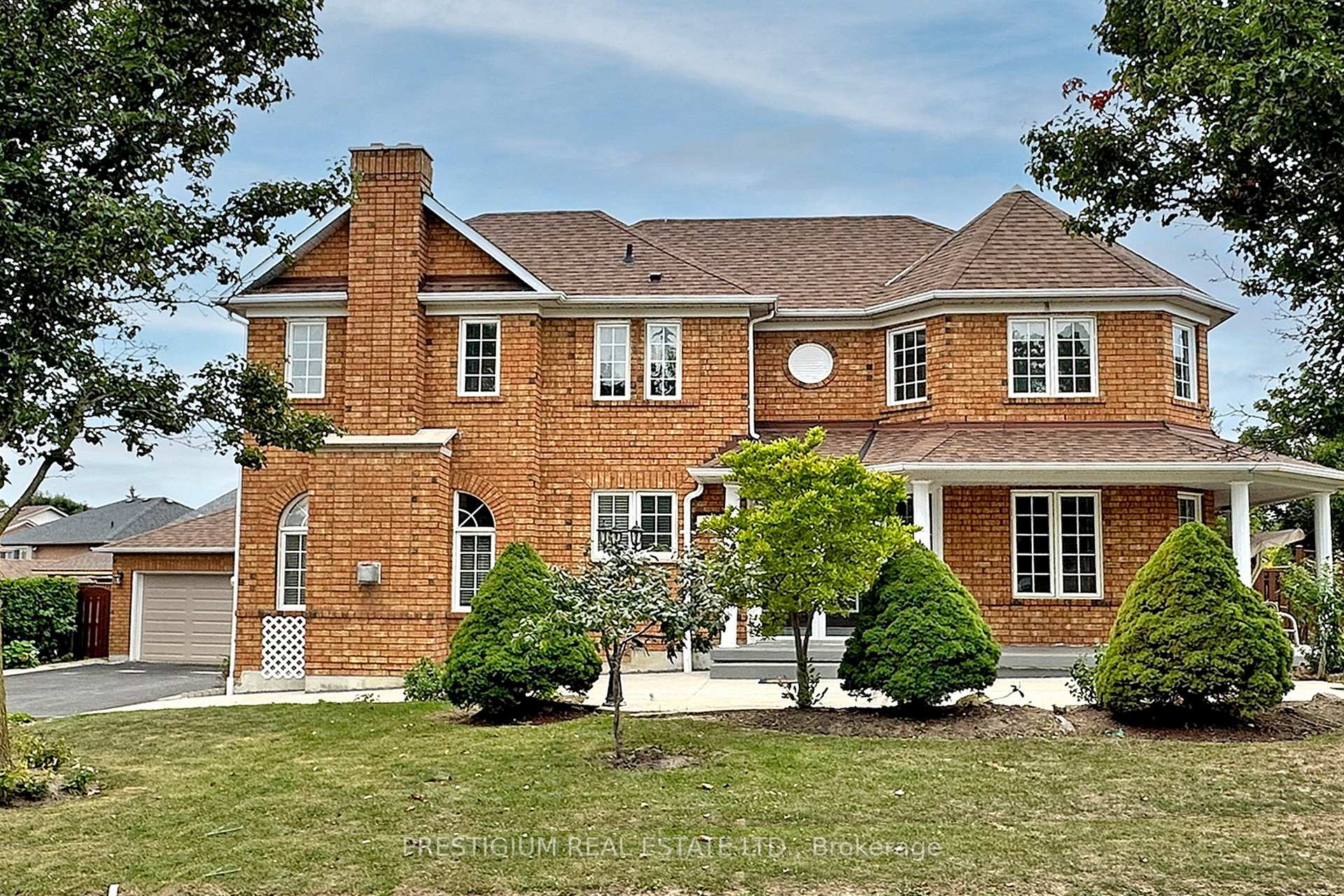 Front of 31 Meadowgrass Crescent