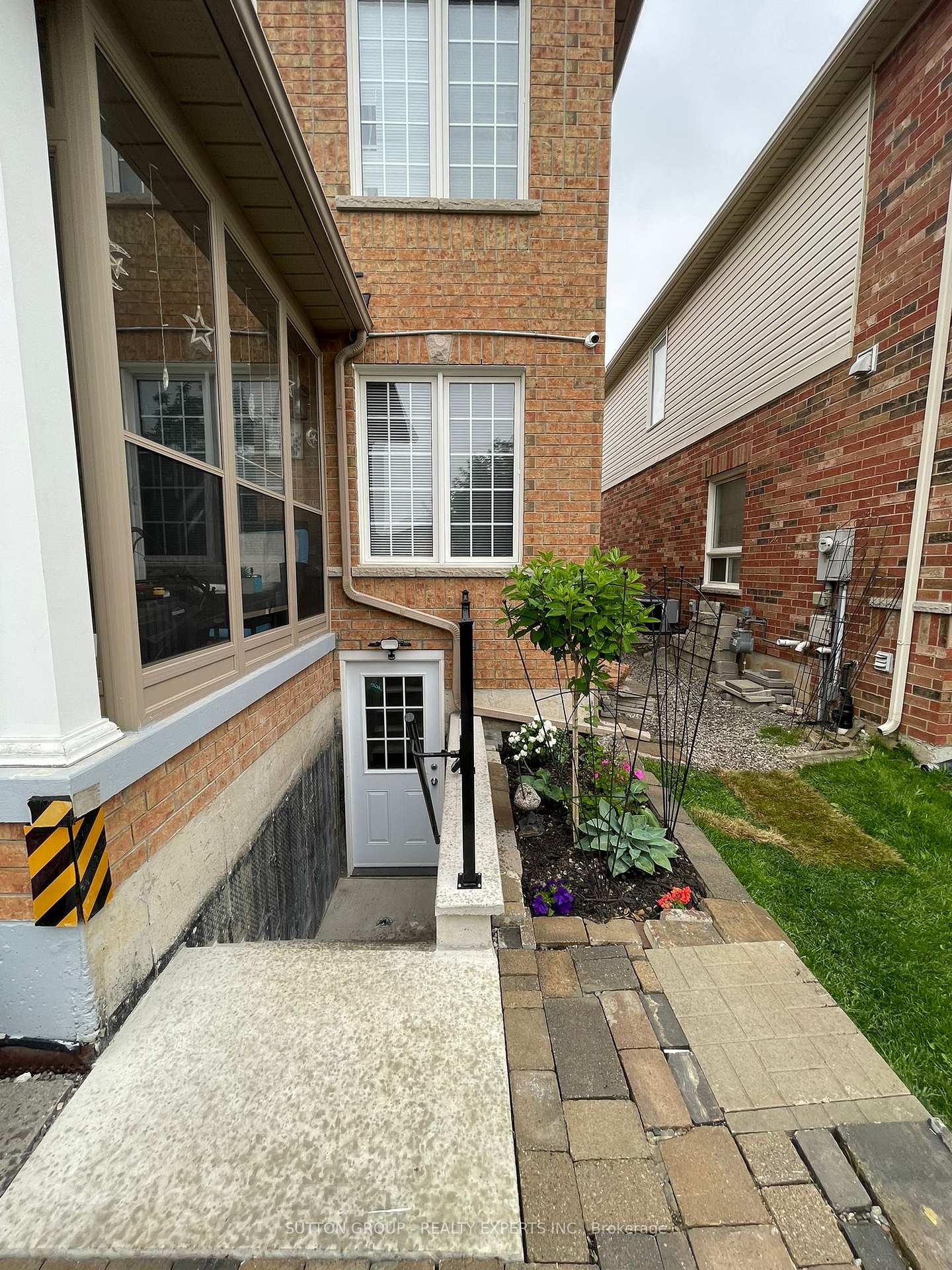 Photo 2 of 1006 Cumming Boulevard, Milton, Clarke — HOMEH