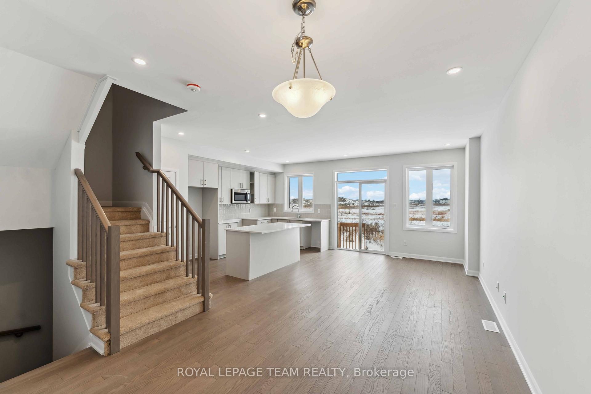Photo 2 of 728 Fairline Row, Ottawa, Kanata - Emerald Meadows/Trailwest — HOMEH