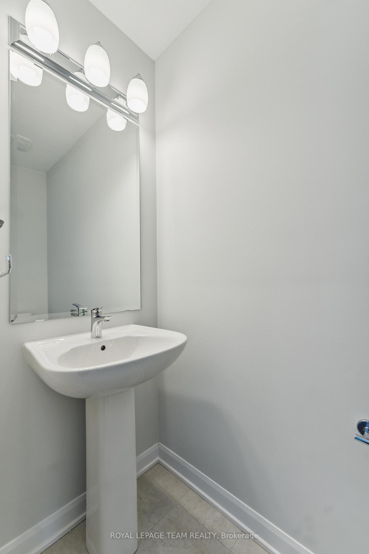 Photo 11 of 728 Fairline Row, Ottawa, Kanata - Emerald Meadows/Trailwest — HOMEH