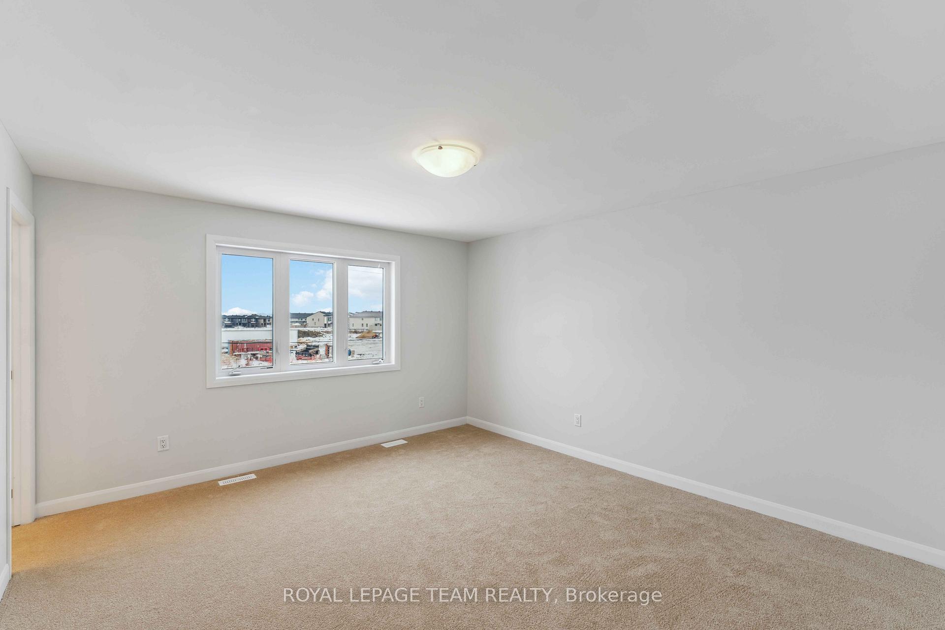 Photo 13 of 728 Fairline Row, Ottawa, Kanata - Emerald Meadows/Trailwest — HOMEH