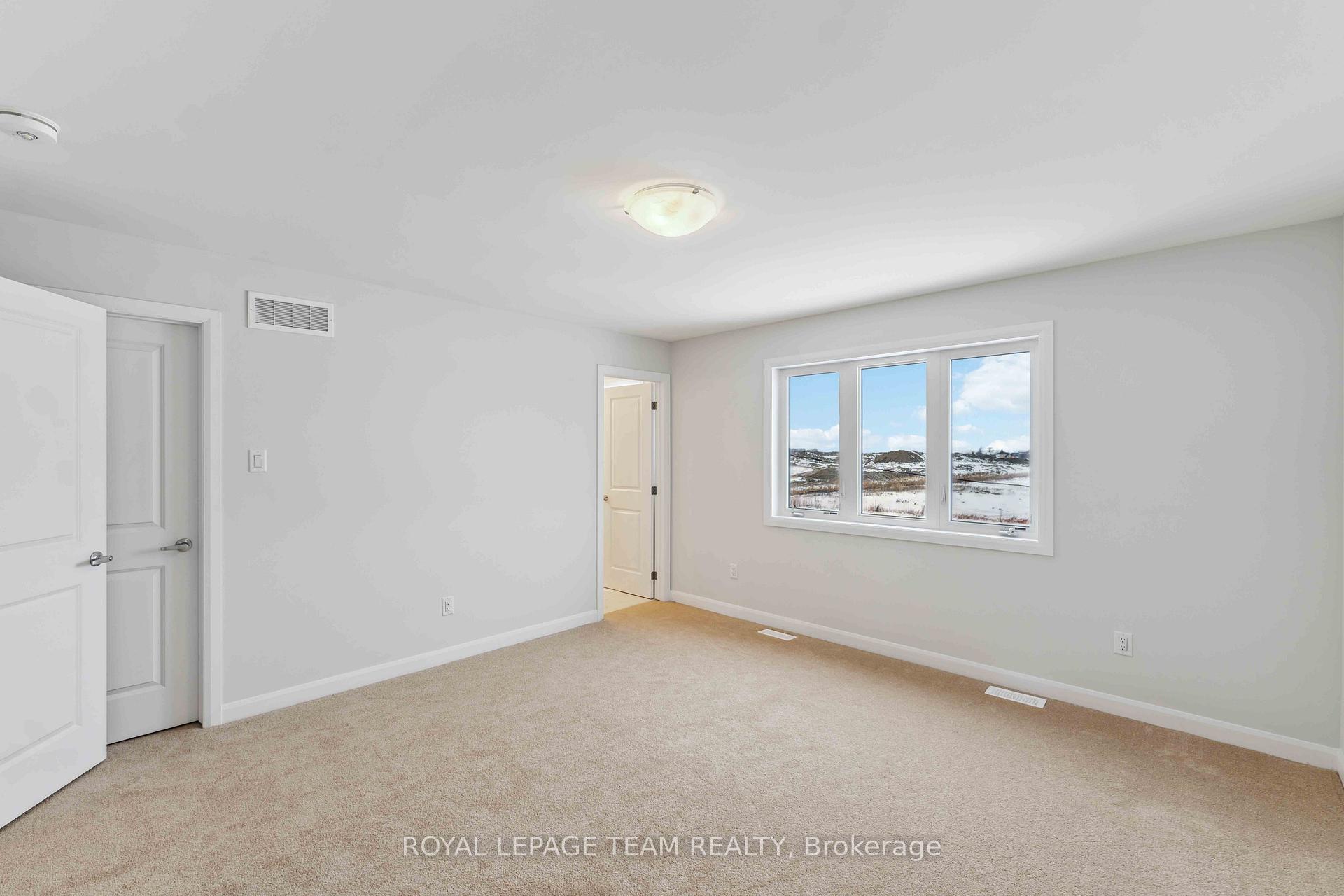 Photo 15 of 728 Fairline Row, Ottawa, Kanata - Emerald Meadows/Trailwest — HOMEH