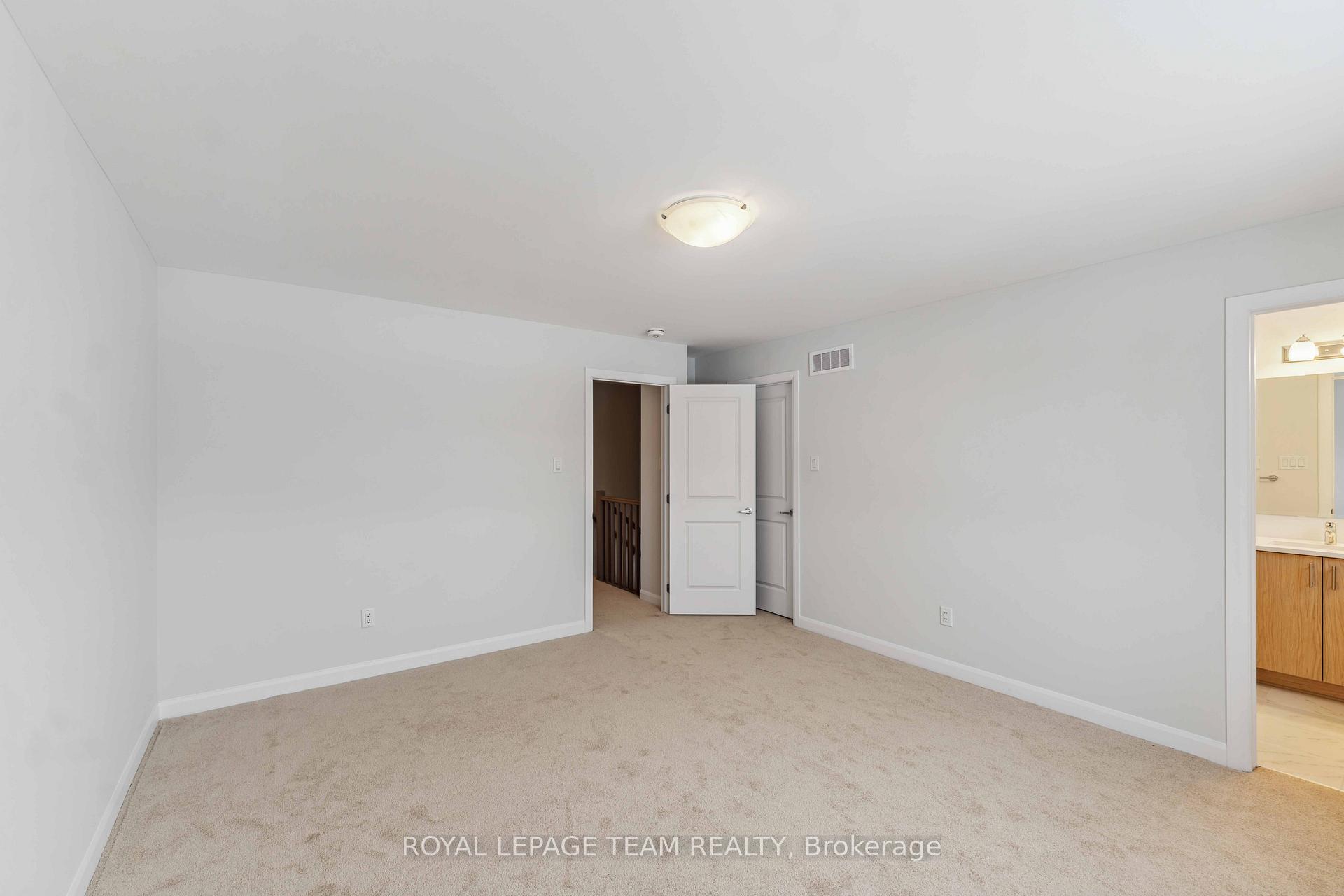 Photo 16 of 728 Fairline Row, Ottawa, Kanata - Emerald Meadows/Trailwest — HOMEH