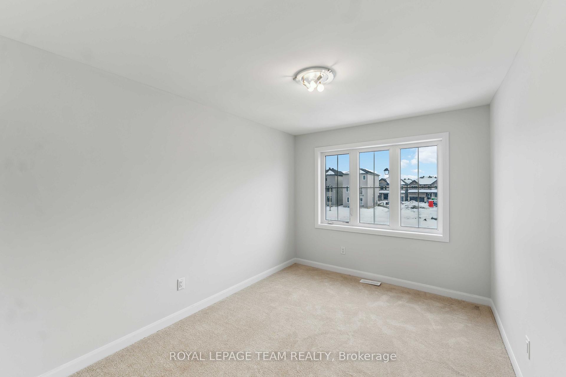 Photo 18 of 728 Fairline Row, Ottawa, Kanata - Emerald Meadows/Trailwest — HOMEH