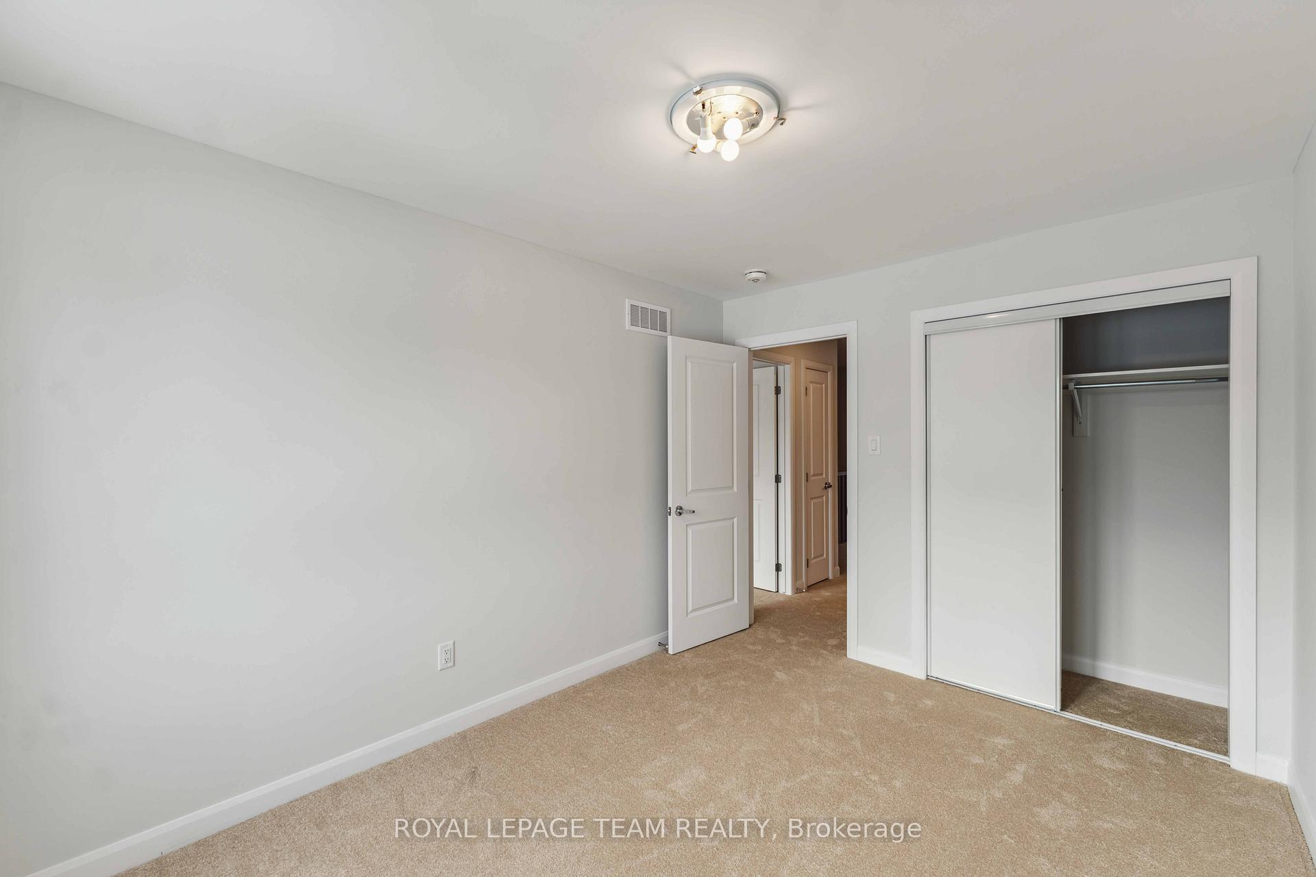 Photo 19 of 728 Fairline Row, Ottawa, Kanata - Emerald Meadows/Trailwest — HOMEH
