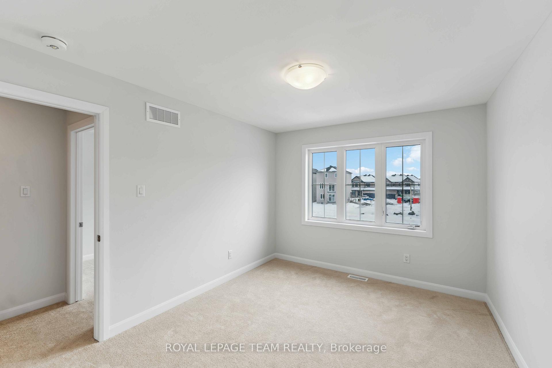 Photo 22 of 728 Fairline Row, Ottawa, Kanata - Emerald Meadows/Trailwest — HOMEH