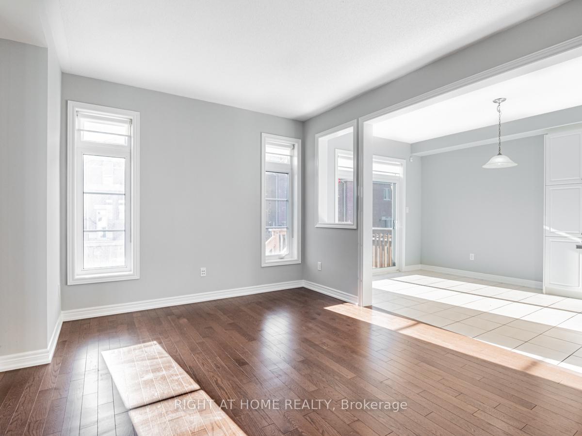 Photo 10 of 67 Decast Crescent, Markham, Box Grove — HOMEH