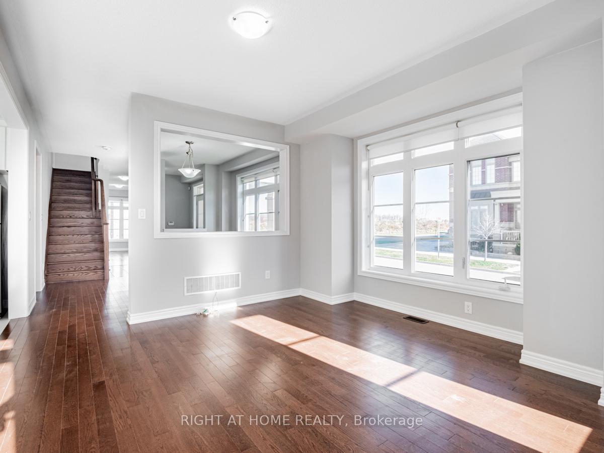 Photo 11 of 67 Decast Crescent, Markham, Box Grove — HOMEH