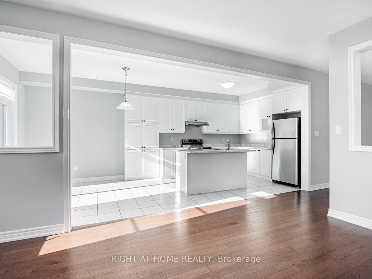 Photo 12 of 67 Decast Crescent, Markham, Box Grove — HOMEH
