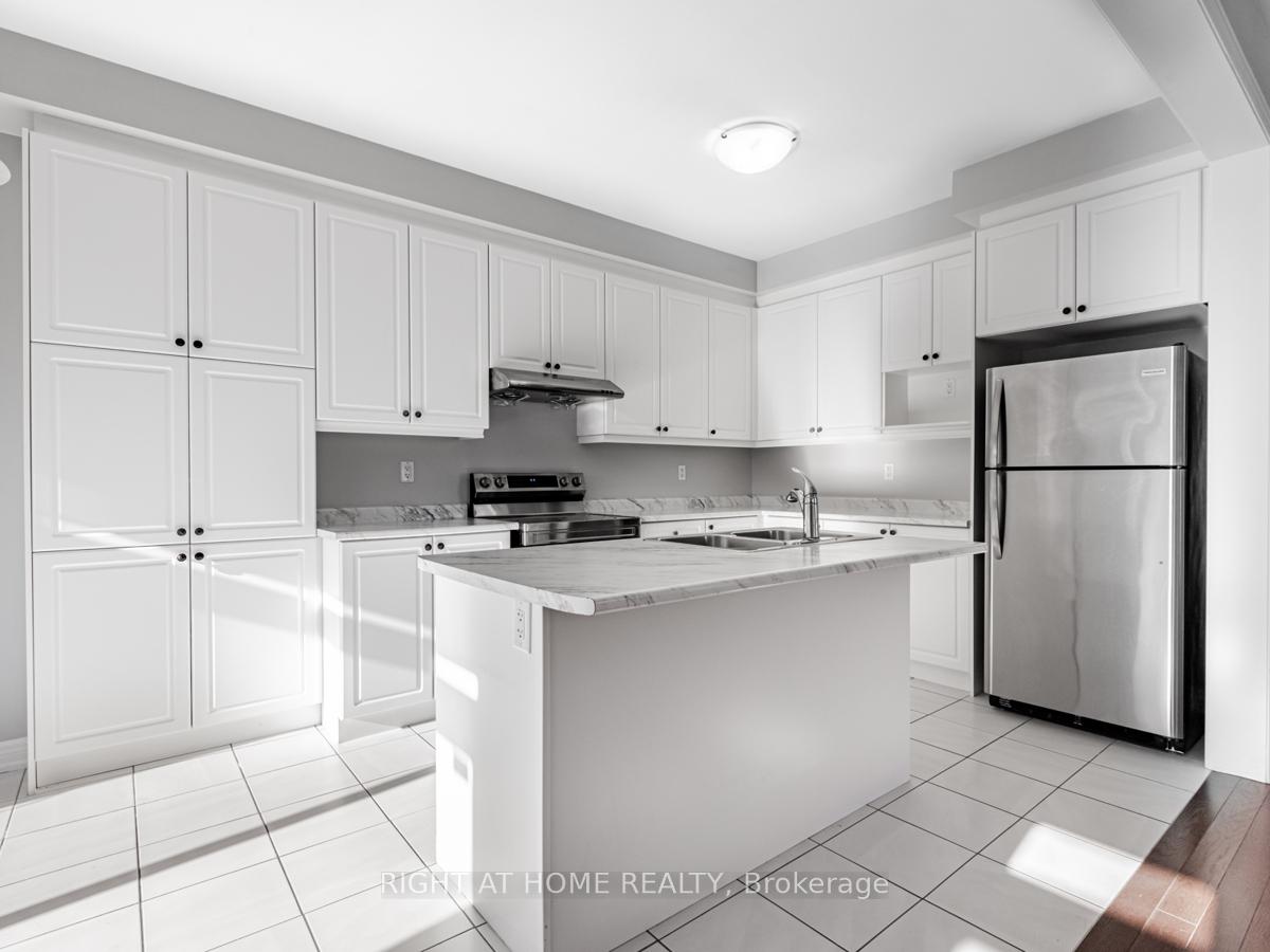 Photo 14 of 67 Decast Crescent, Markham, Box Grove — HOMEH