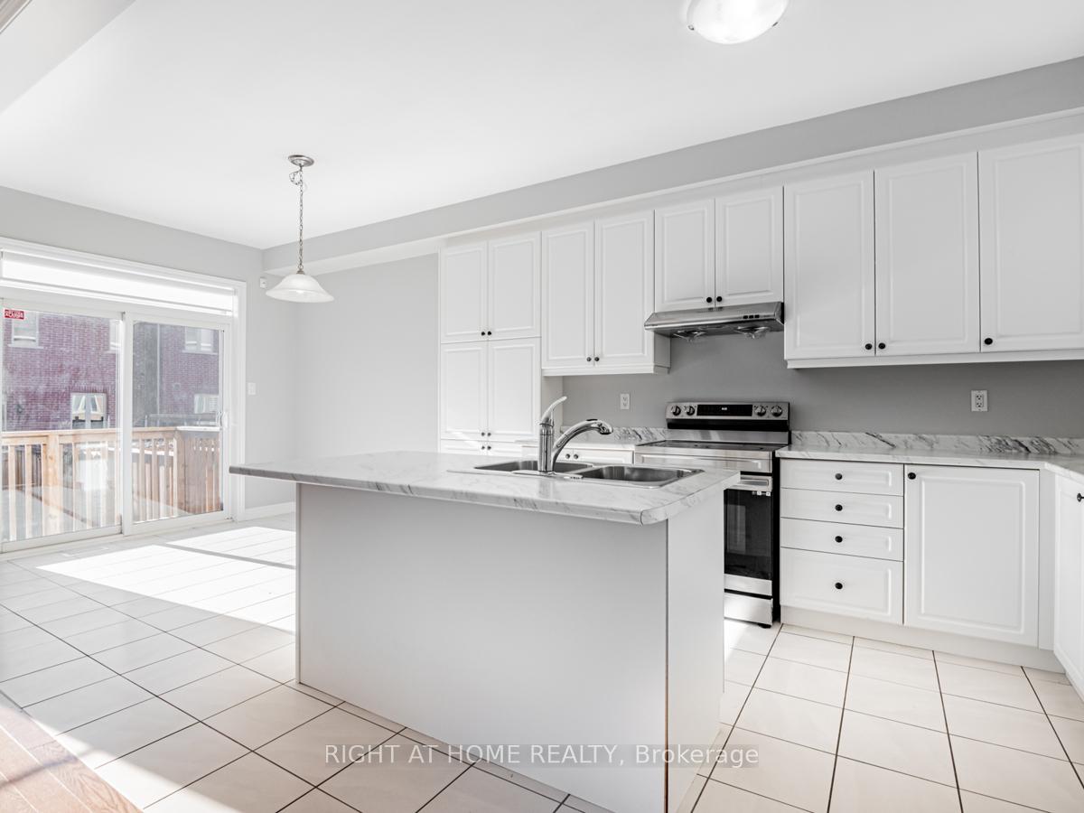 Photo 15 of 67 Decast Crescent, Markham, Box Grove — HOMEH