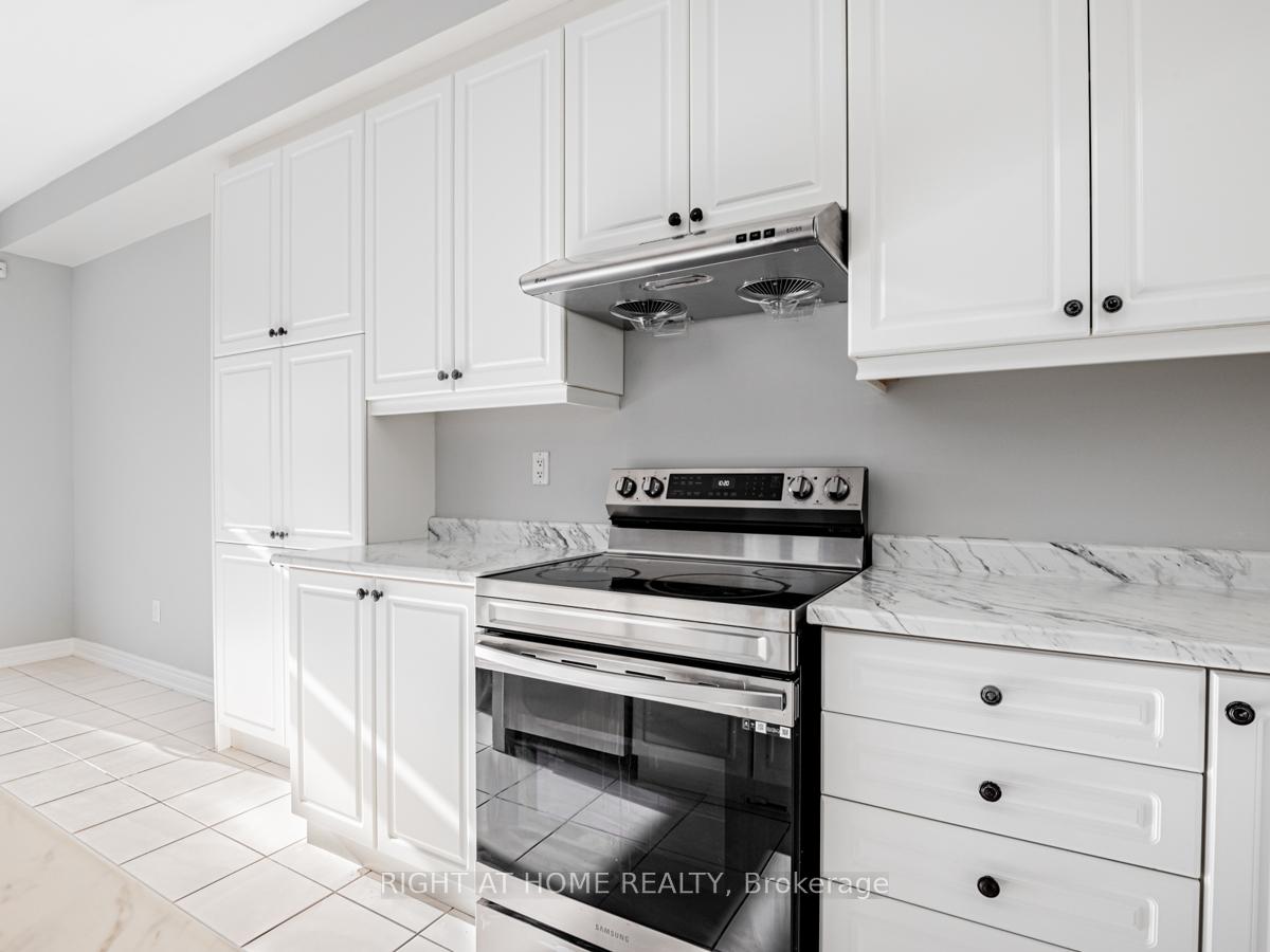 Photo 16 of 67 Decast Crescent, Markham, Box Grove — HOMEH