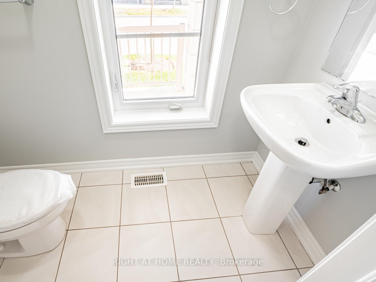 Photo 19 of 67 Decast Crescent, Markham, Box Grove — HOMEH