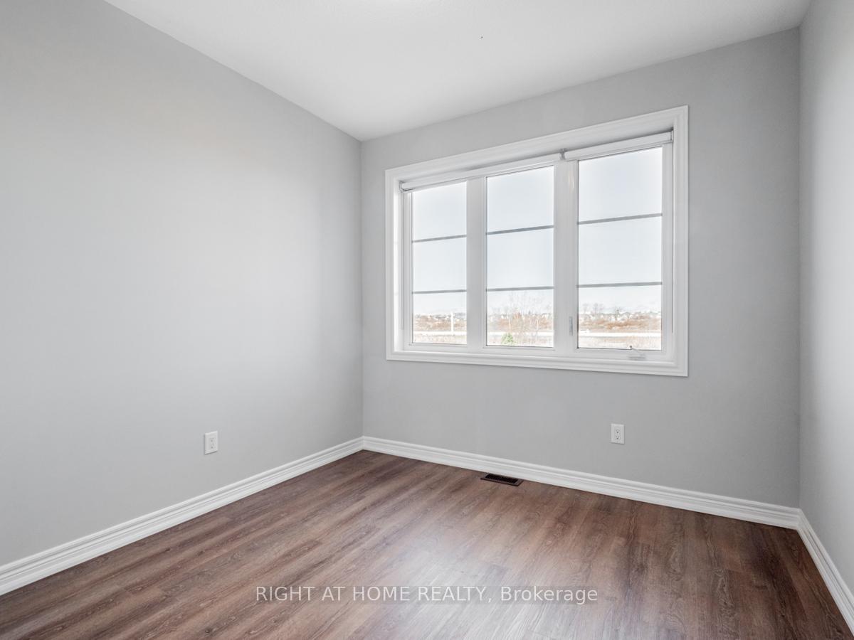 Photo 24 of 67 Decast Crescent, Markham, Box Grove — HOMEH