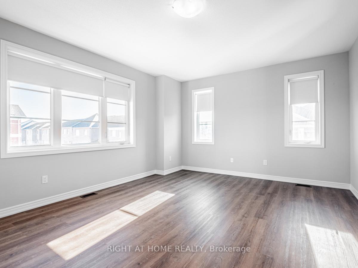 Photo 26 of 67 Decast Crescent, Markham, Box Grove — HOMEH